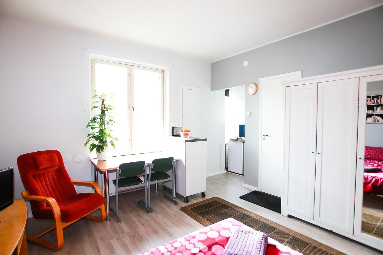 Cozy Studio Next To Bus Station Турку Екстер'єр фото